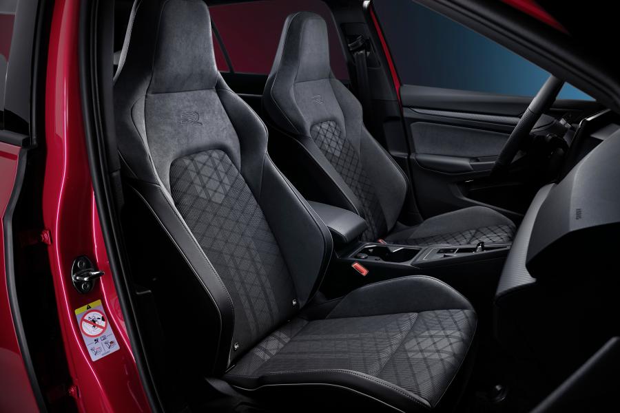  Volkswagen Golf Variant R-Line 2020 года  (фото 4 из 8)